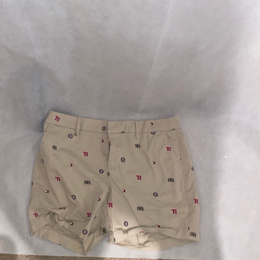 Tommy Hilfiger shorts cargo size 6